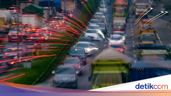 Tak Hanya di Jalan TB Simatupang, Tol JORR Juga Macet Pagi Ini