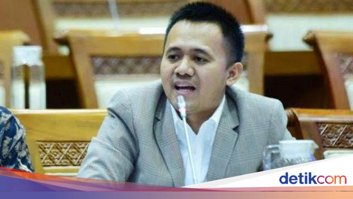 Api Maria Anam PDIP Pertanyakan Wewenang Menhan Bicara Pencopotan Direksi Himbara