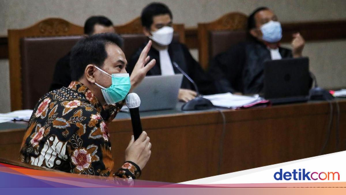 Hakim ke Azis Syamsuddin: Berikan Keterangan Jujur!