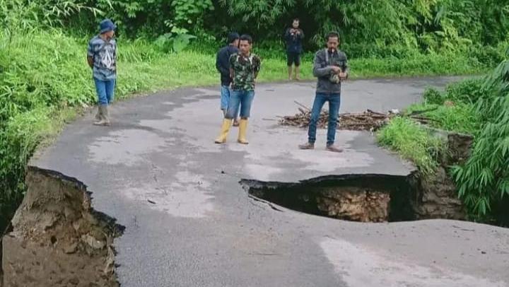 Lebak Diterjang Banjir Dan Longsor, Jembatan Ambles-Ratusan Rumah Terendam