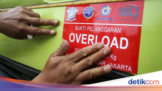 Perang Tarif di Balik Simbah Darah Truk Obesitas