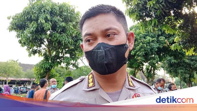 Police Beaten by Residents Gegara Ask for Peace Money in Medan to be Detained!