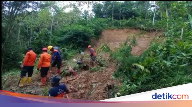 Tebing Setinggi 30 Meter Di Tasik Longsor Akses Jalan Warga Terganggu 5251