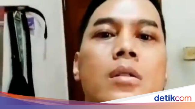 This is the look of a viral man in Bekasi who sticks his gender to the ‘Quran’