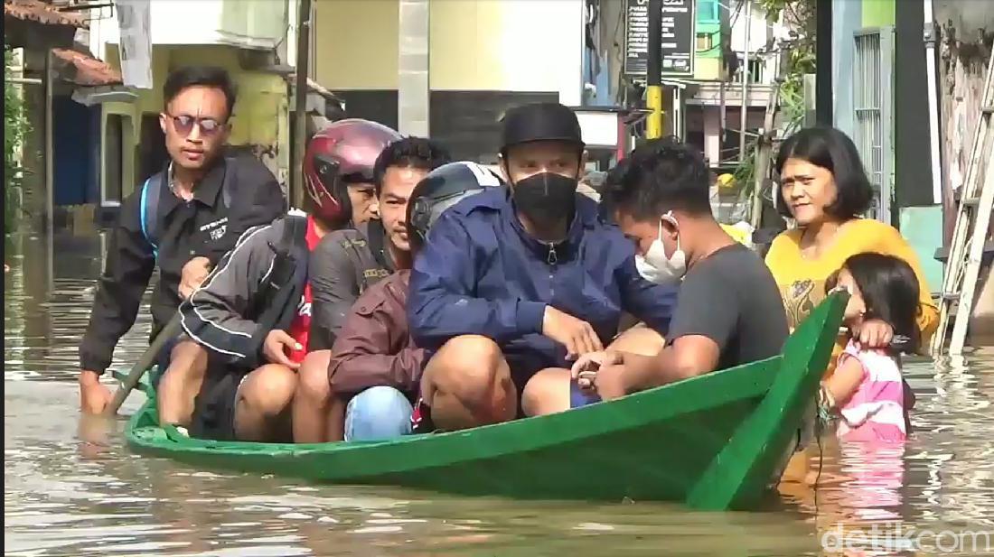 Banjir Setinggi 1,5 Meter Rendam Pemukiman Di Dayeuhkolot