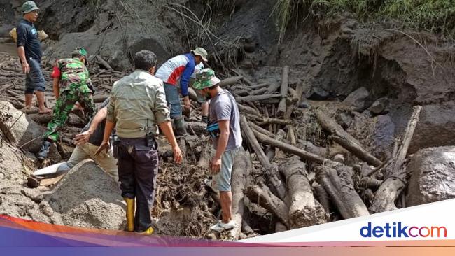 Pipa Diterjang Lahar Merapi, BPBD Kirim Air Bersih ke Warga KRB Klaten