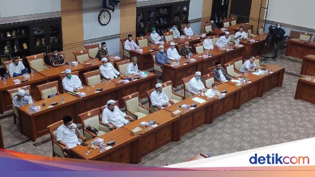 PKS vs PDIP ‘Fun’ Debate about Habib Rizieq