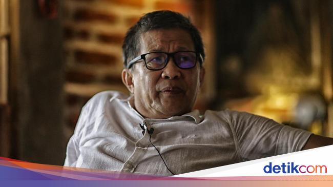 Rocky Gerung Calls Jokowi a Genius in Entering PAN into Cabinet, Bringing In Anies