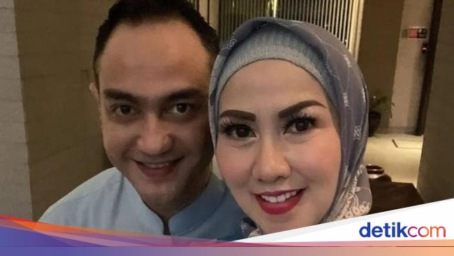 Venna Melinda shows off her wedding dress, criticized for not being age-appropriate to sexy