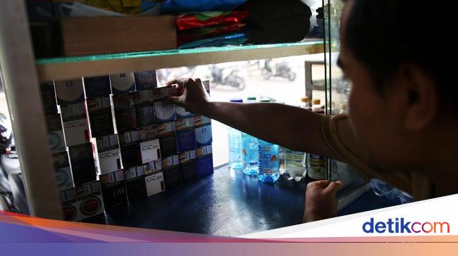 Warung Kelontong Protes Aturan Larangan Jual Rokok Beratkan Ekonomi
