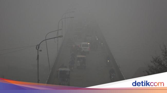 Smog in New Delhi reaches dangerous levels!