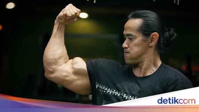 Rahasia Ade Rai Tetap Berotot Meski Usia Tak Lagi Muda