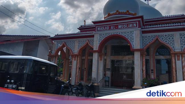 2 Men with Swords Chasing Mosque Guards in Medan Due to WiFi Become Suspects