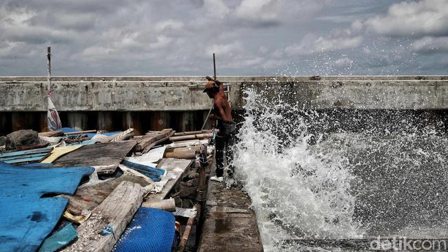 Ada Supermoon, BPBD DKI Ingatkan Waspada Banjir Pesisir di 10 Wilayah