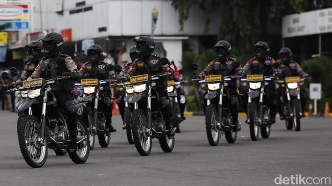 Polisi Bubarkan Balap Liar di Jalan Al-Azhar Jaksel