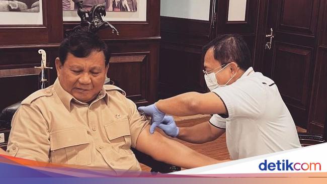 Doctor Terawan injected, Prabowo Receives Nusantara Vaccine Booster