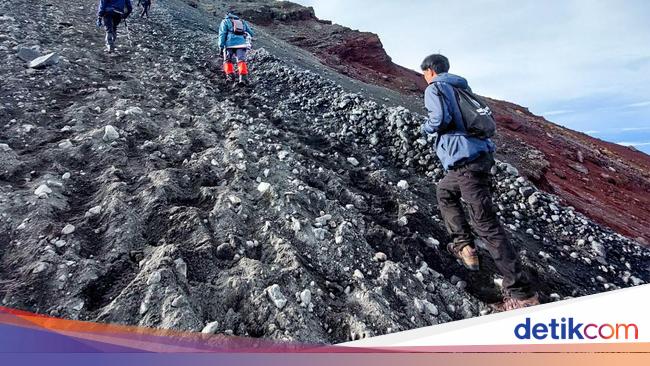 Jalur Puncak Rinjani Ditutup Sementara untuk Evakuasi Pendaki Brasil