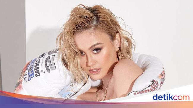 Gaya Foto Agnes Saat Jadi Model Seksi Gaya Foto Agnes Saat Jadi Model Seksi