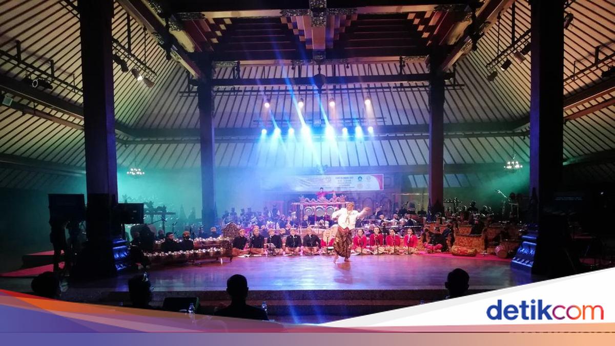 ISI Solo Siapkan Tim Etik dan Sanksi Mahasiswa yang Moshing di Pendopo
