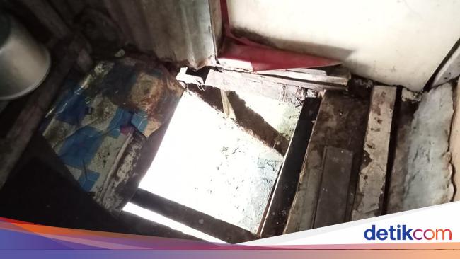 This is the condition of the toilet that made the residents of Matraman fall into the Ciliwung River