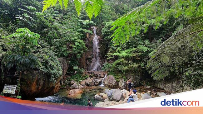 Trekking di Sentul, Berakhir dengan Pemandangan Indah