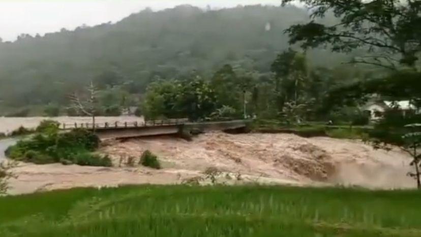 Sungai Di Gowa Sulsel Meluap, Jalan Hingga Sawah Kebanjiran