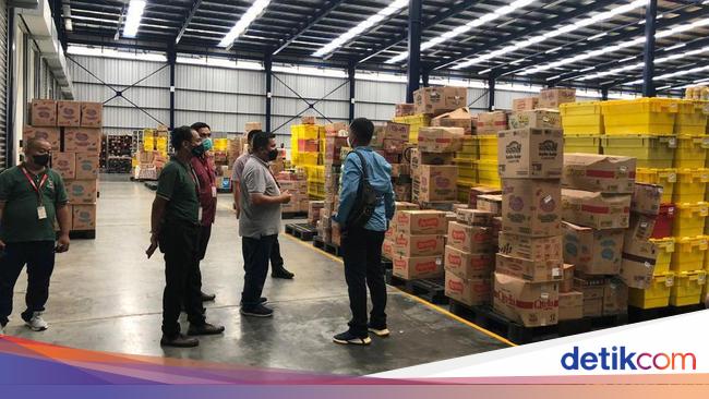 Полиция Северной Суматры вызовет владельцев 3 складов, где хранится 1 млн кг растительного масла