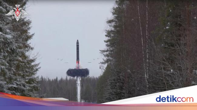 Russian Missiles Hit Kyiv