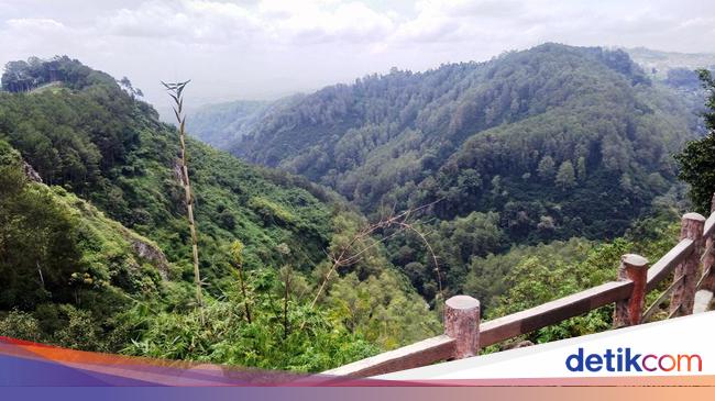 Kisah 4 Mahasiswa Tersesat di Tebing Keraton Bandung