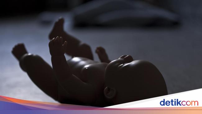 Pilu Baby Dies after being brought by his parents on a motorbike from Tegal-Surabaya to watch football