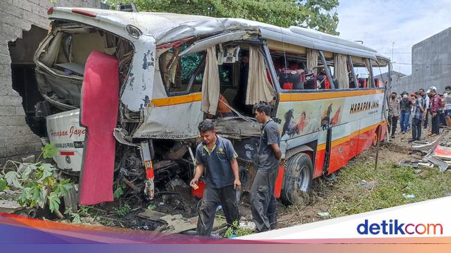 Sopir Bus Tertabrak Kereta Api Di Tulungagung Jadi Tersangka