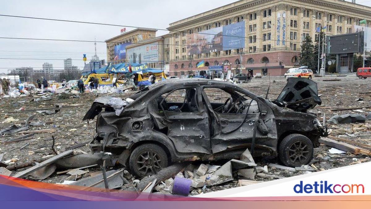 Rudal Rusia Hantam Gedung Dewan Kharkiv Ukraina