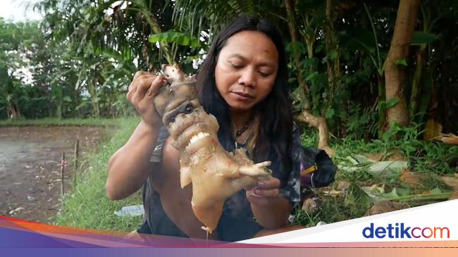 Dede Inoen Mengenal Dede Inoen Youtuber Nyentrik Pemakan 'Raja Jin'