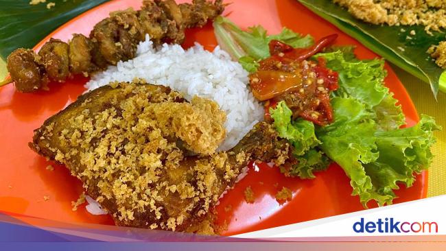 Ngeunah Pisan! Kulineran di Warung Sunda Pakai Lalapan hingga Sayur Asem