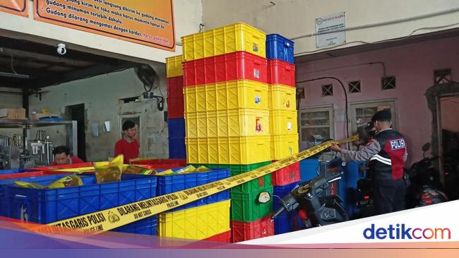 Allegedly Cheating, Cooking Oil Repackaging Warehouse in Depok Sealed by Police