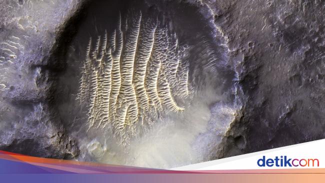 NASA Bagikan Foto Langka Mars, Netizen Sebut Itu Jejak Alien | Berita