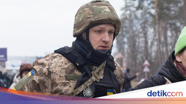 Viral Black Sun, Symbol Associated with the Nazis on Ukrainian Army Uniforms