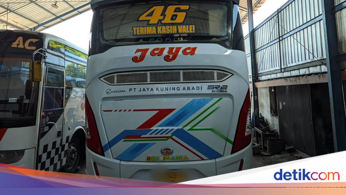 Saking Ngefans-nya ke Rossi, Semua Nopol Bus Pemilik PO ini Berakhiran 46