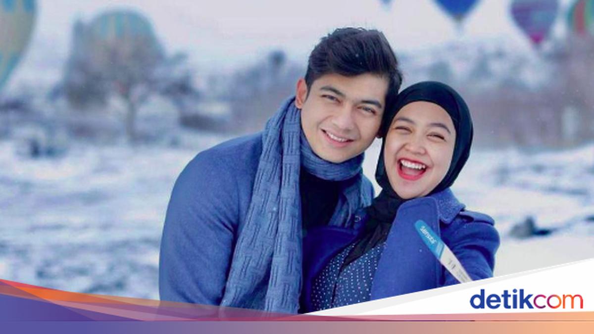 Foto Ria Ricis Sembunyikan Baby Bump, Kini Umumkan Kehamilan