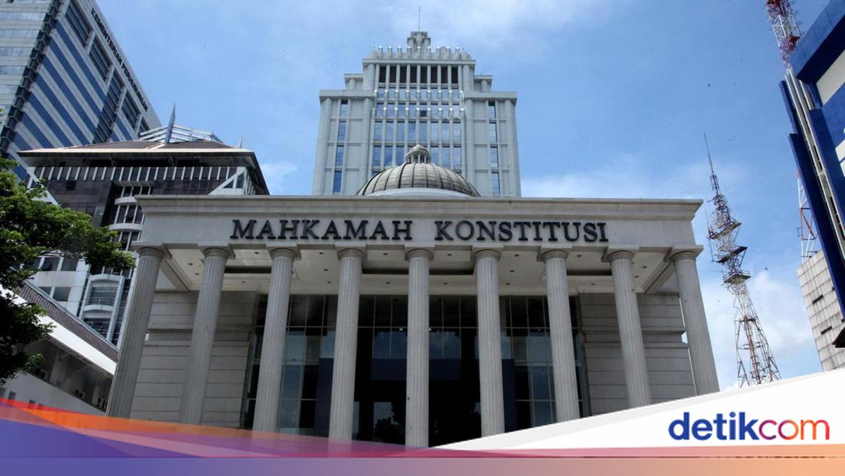 DPR Gulirkan Revisi UU MK, Hakim Konstitusi Bisa Di-recall Hasil Evaluasi Buruk