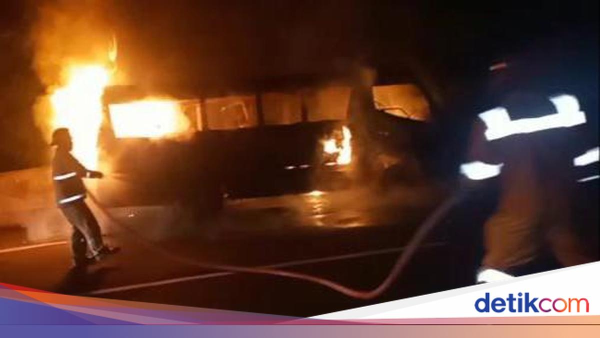 Bus Terbakar di Cikarang Tol Japek, Lalu Lintas Padat