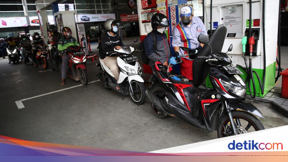 Indonesia Faces Potential Fuel Price Hikes Amid Rising Oil Costs