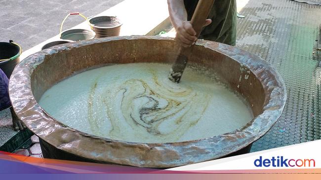 Legendaris! Bubur Muhdor Sejak 1937 Dibagikan Gratis di Masjid Tuban