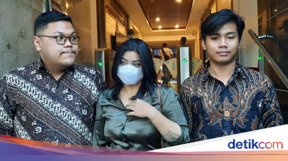 Yosh yigitlar bilan porno milf