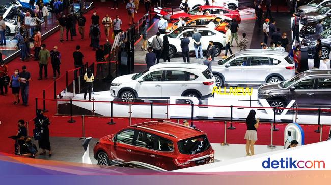 Industri Otomotif RI Sedang Tidak Baik-baik Saja, Penjualan Mobil Anjlok 19,4%