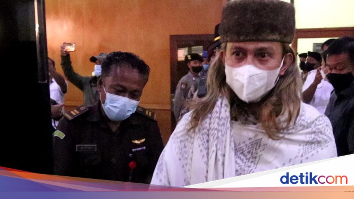 Bahar bin Smith Tersangka yang Tak Disangka-sangka