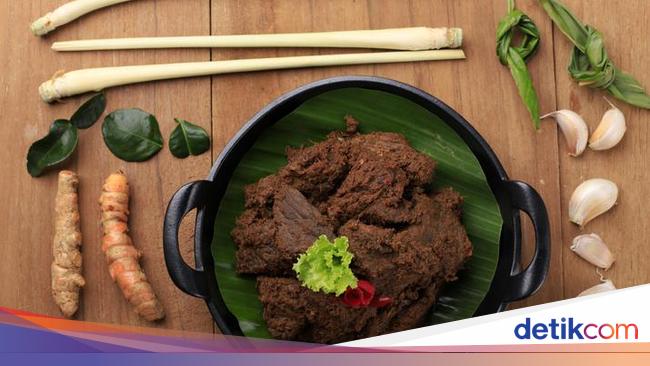 5 Tips Masak Rendang Autentik Minang yang Empuk dan Hitam Bumbunya