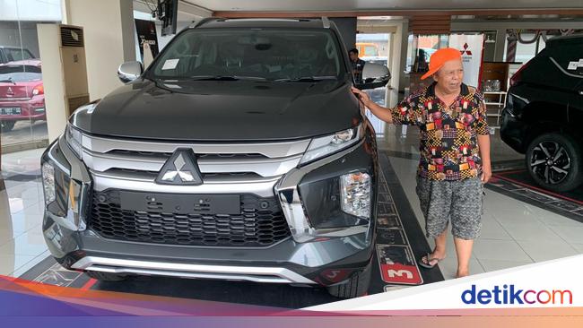 Entrepreneurs in Karawang Buy Half Billion Pajero Using Coins