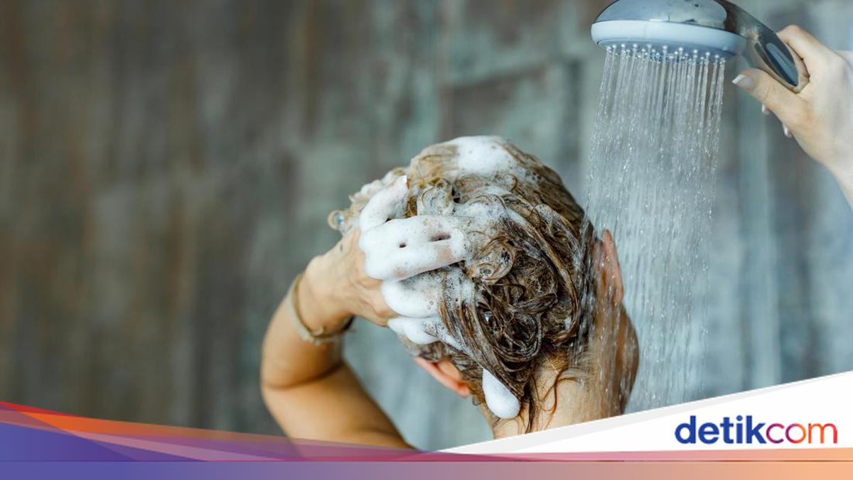 Niat dan Tata Cara Mandi Wajib, Lengkap Dengan Terjemahannya