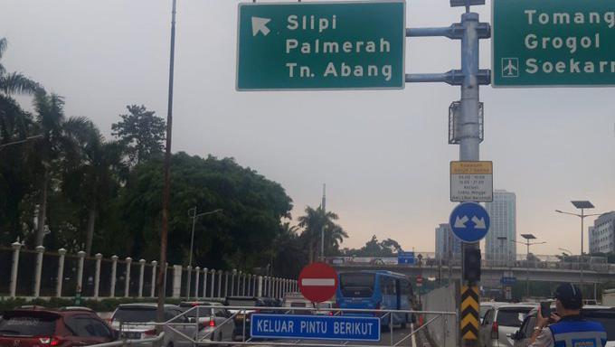 Ada Demo Depan Gedung DPR, Exit Tol Senayan Ditutup Sementara